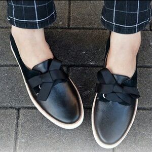 UGG Leather Suede Carilyn Ribbon Lace Up Loafers Sneaker Shoes